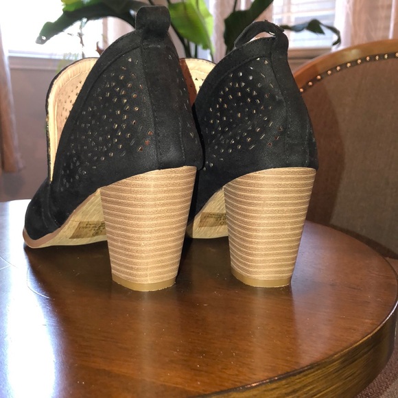 SOLD - Picture 4 of 6